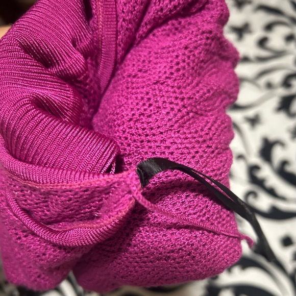 Used Bebe one arm fuschia pink blouse- size l - Picture 14 of 16